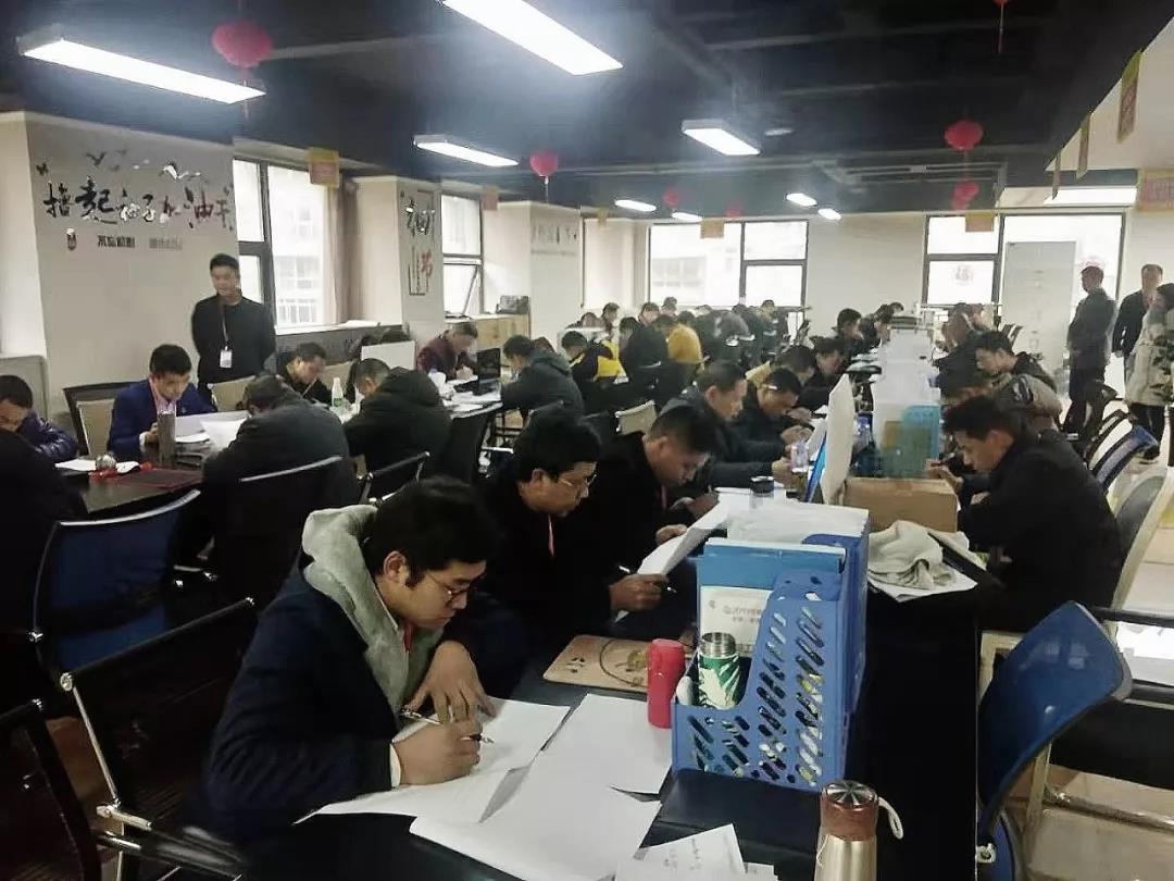 佳馨達工程部項目經理考試現場一 佳馨達工程部項目經理考試現場一